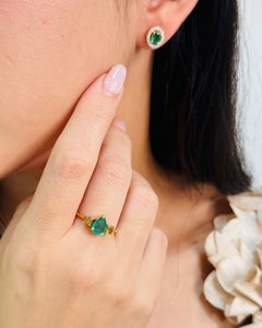 18K Gold Emerald Pear Elegance Ring