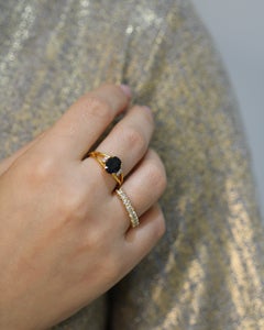 Ovaler Prestige-Saphir-Ring aus 18-karätigem Gold