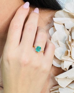 Anello Trinity in oro giallo 18 carati con smeraldo, smeraldo da 1,20 carati e diamanti, nuovo