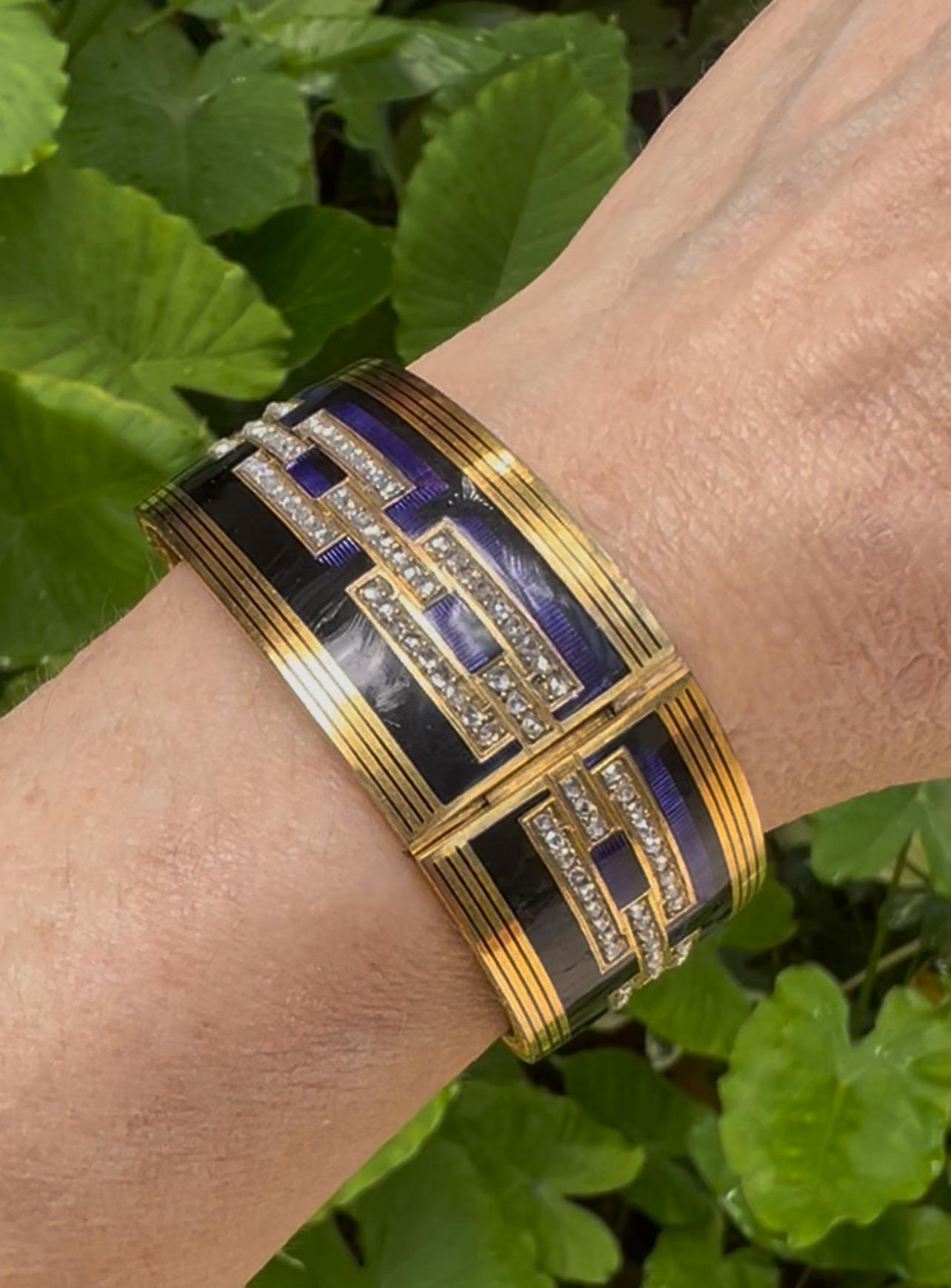 Antique French Yellow Gold Enamel Diamond Panel Bracelet en vente 1