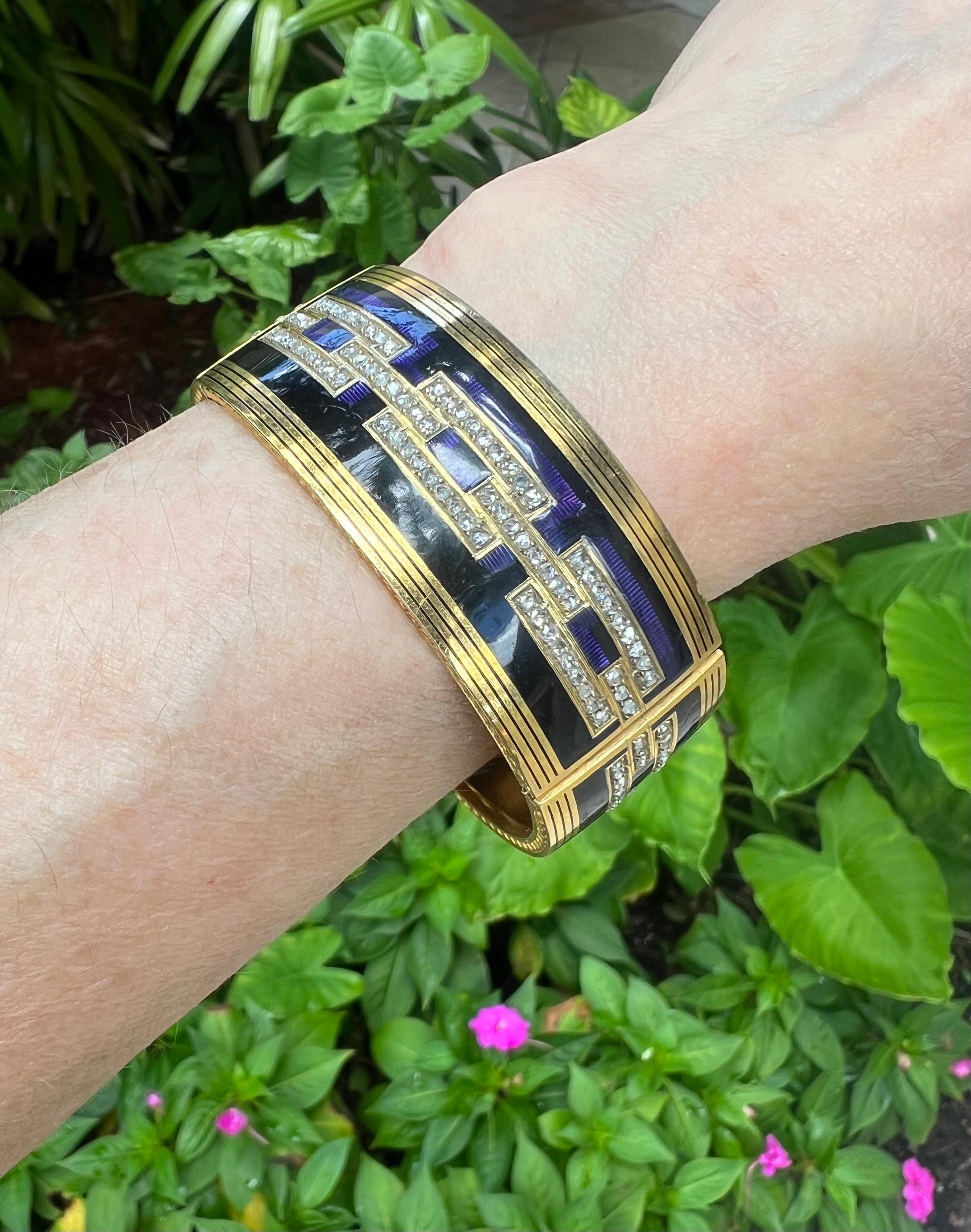 Antique French Yellow Gold Enamel Diamond Panel Bracelet en vente 2