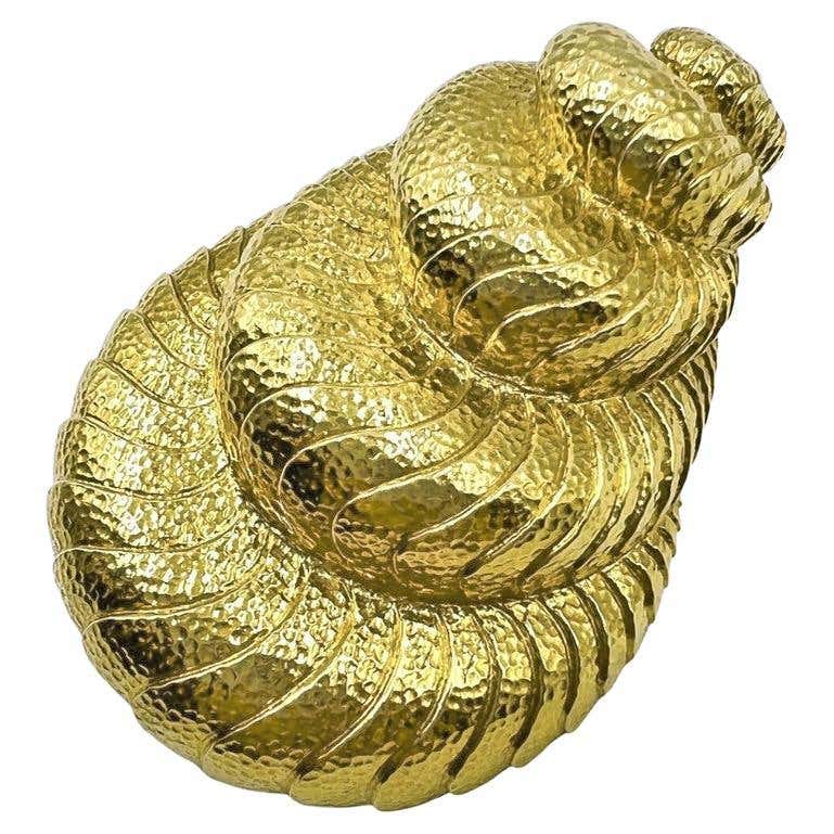 David Webb 18k Yellow Gold Shell Brooch For Sale at 1stDibs | brooch sponge