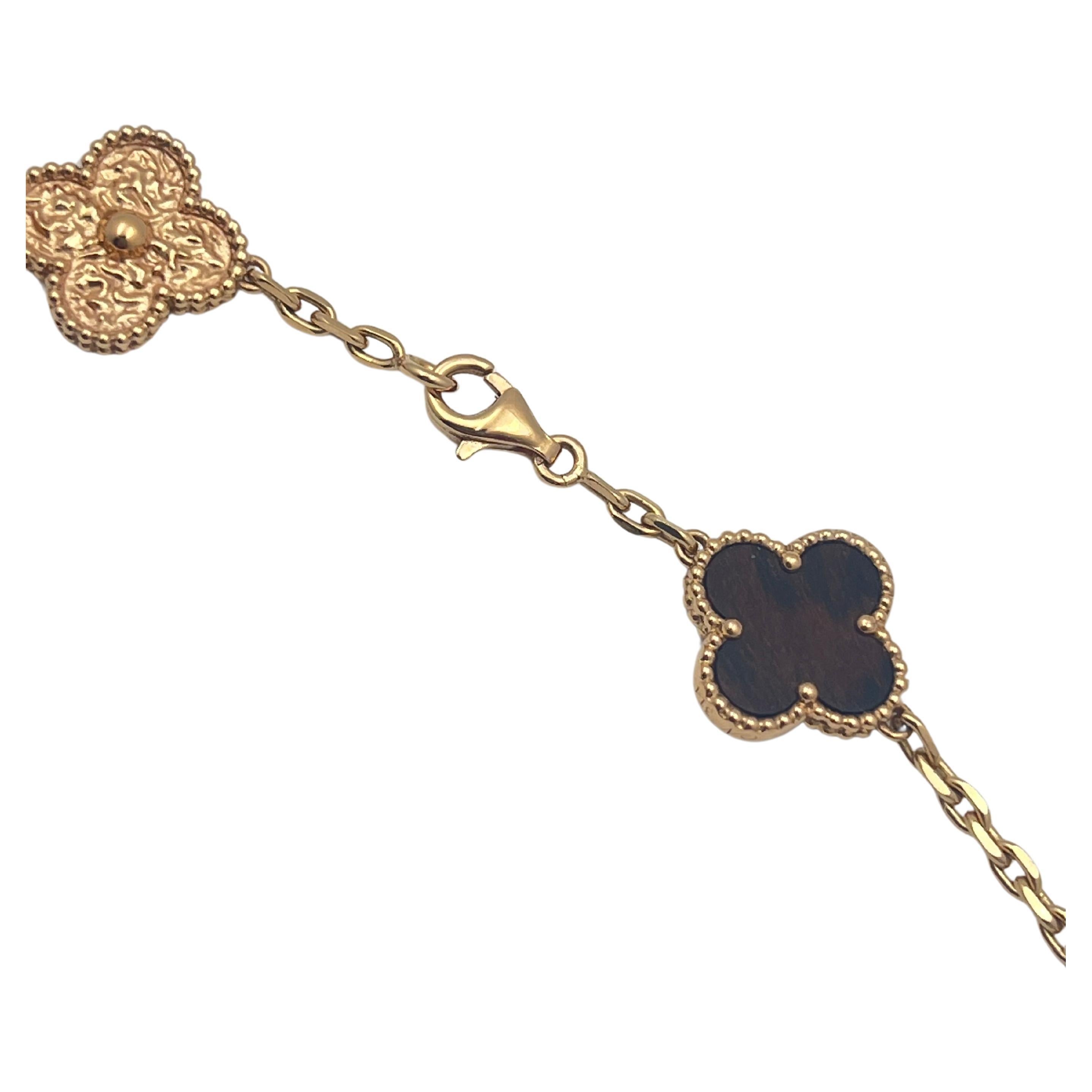 Van Cleef & Arpels Vintage Alhambra Bois D'Amourette Necklace In Excellent Condition For Sale In Palm Beach, FL