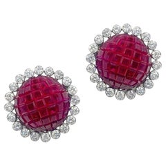 Aletto Brothers - Boucles d'oreilles avec diamants et rubis sertis de manière invisible