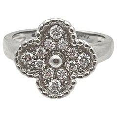 Van Cleef & Arpels, bague Alhambra vintage en or blanc 18 carats et diamants