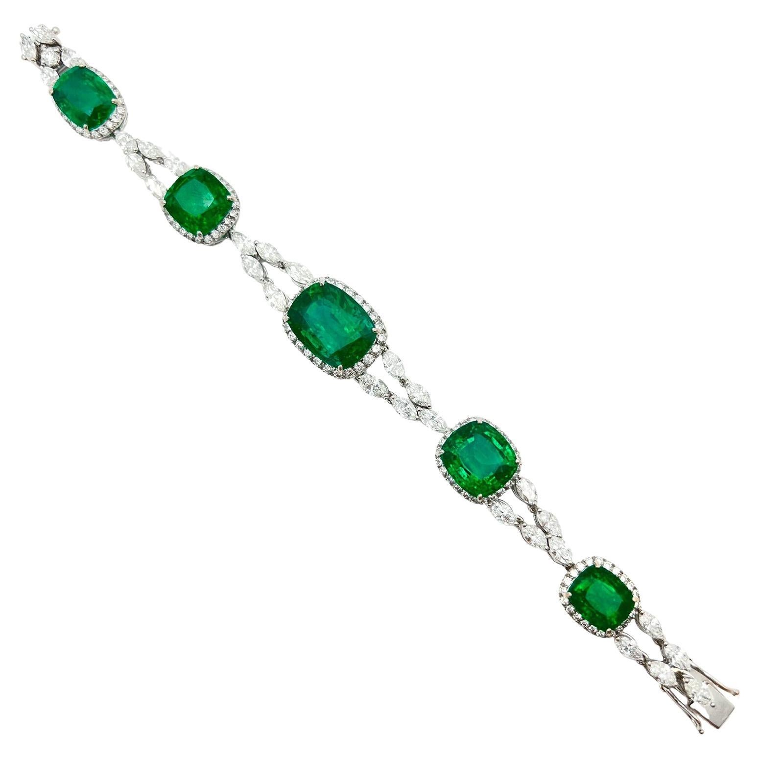 18k White Gold 35 Carat Emerald Diamond Bracelet For Sale