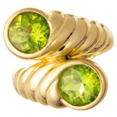 Anello incrociato con peridoto in oro giallo 18k di Verdura