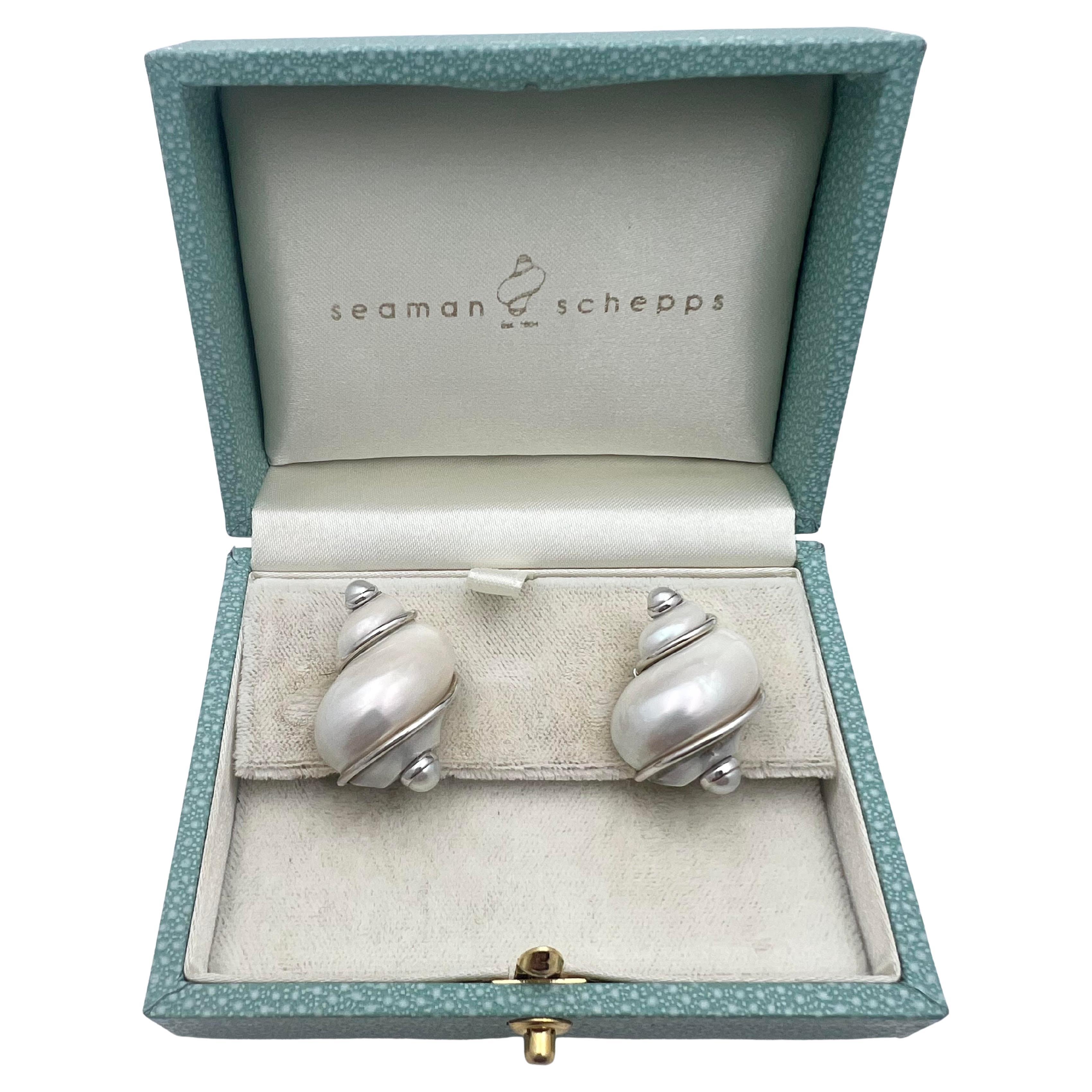 Seaman Schepps 18k White Gold Pearl Turbo Shell Earrings In Excellent Condition For Sale In Palm Beach, FL