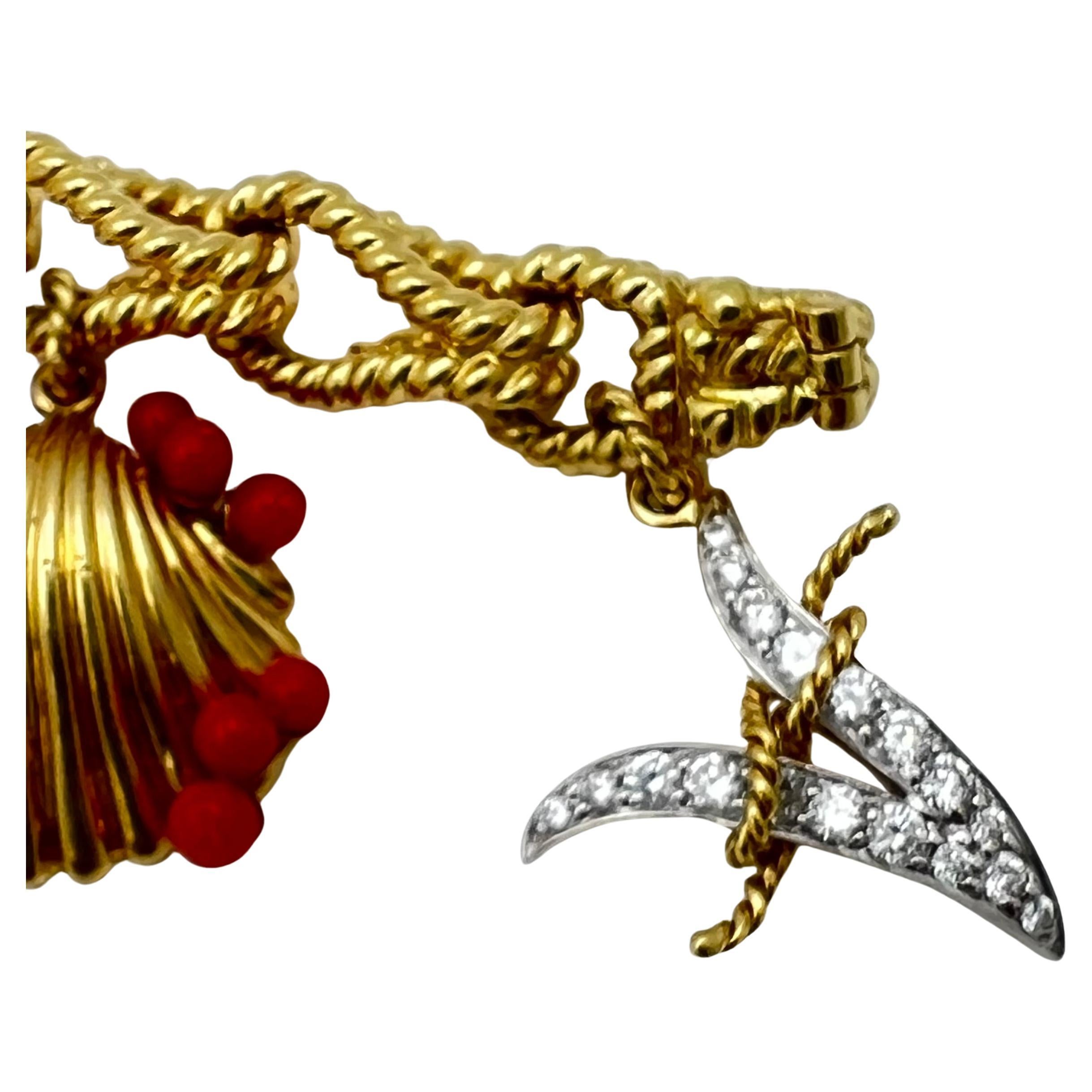 Verdura - Bracelet à breloques en or 18k avec émail et pierres précieuses en vente 3