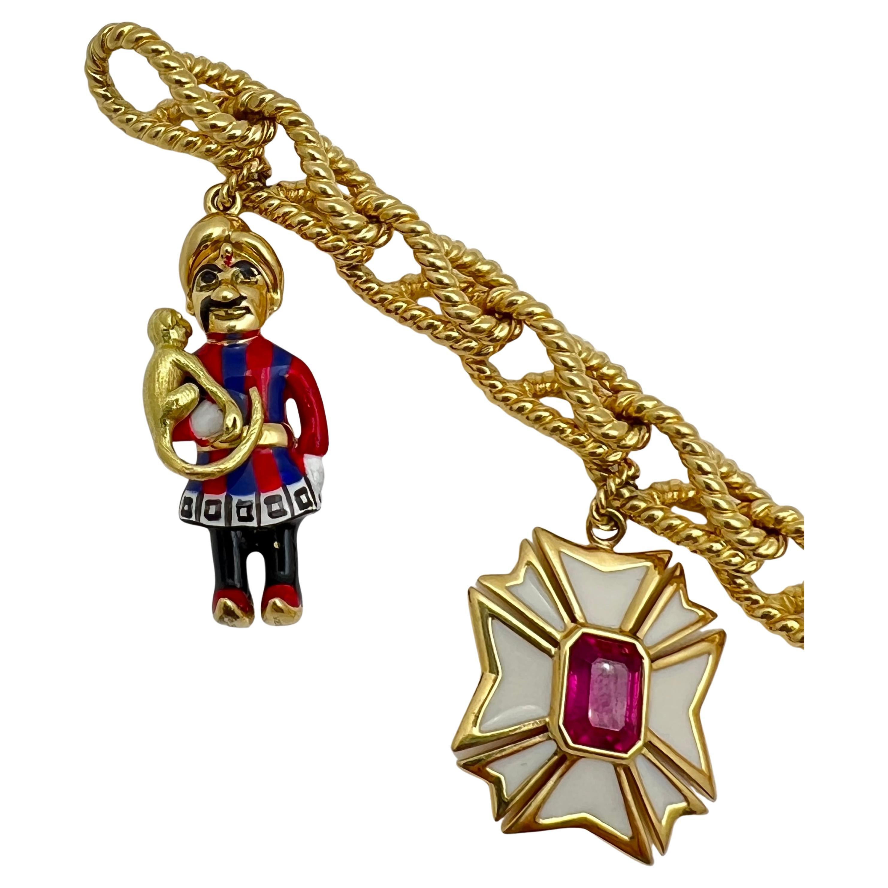 Verdura - Bracelet à breloques en or 18k avec émail et pierres précieuses en vente 1