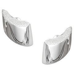 Pendientes «Vague» de Vhernier en oro blanco de 18k con diamantes