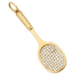 Pendentif en forme de raquette de tennis en or jaune 18 carats serti de diamants