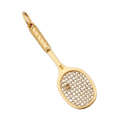 Pendentif en forme de raquette de tennis en or jaune 18 carats serti de diamants