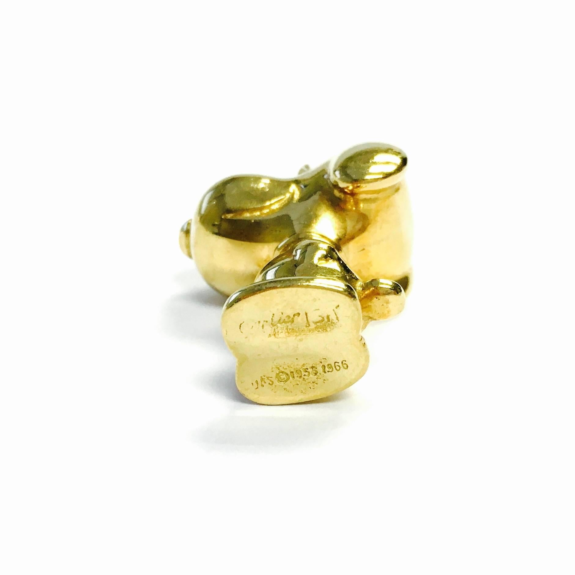 Rare Limited Edition Cartier Snoopy 18K yellow gold 1inch tall charm pendant. In 1958, 1966, Cartier reintroduced its good-luck charm tradition.
Weight: 18.2 grams
Marked: Cartier 18K
UFS C 1958, 1966 
