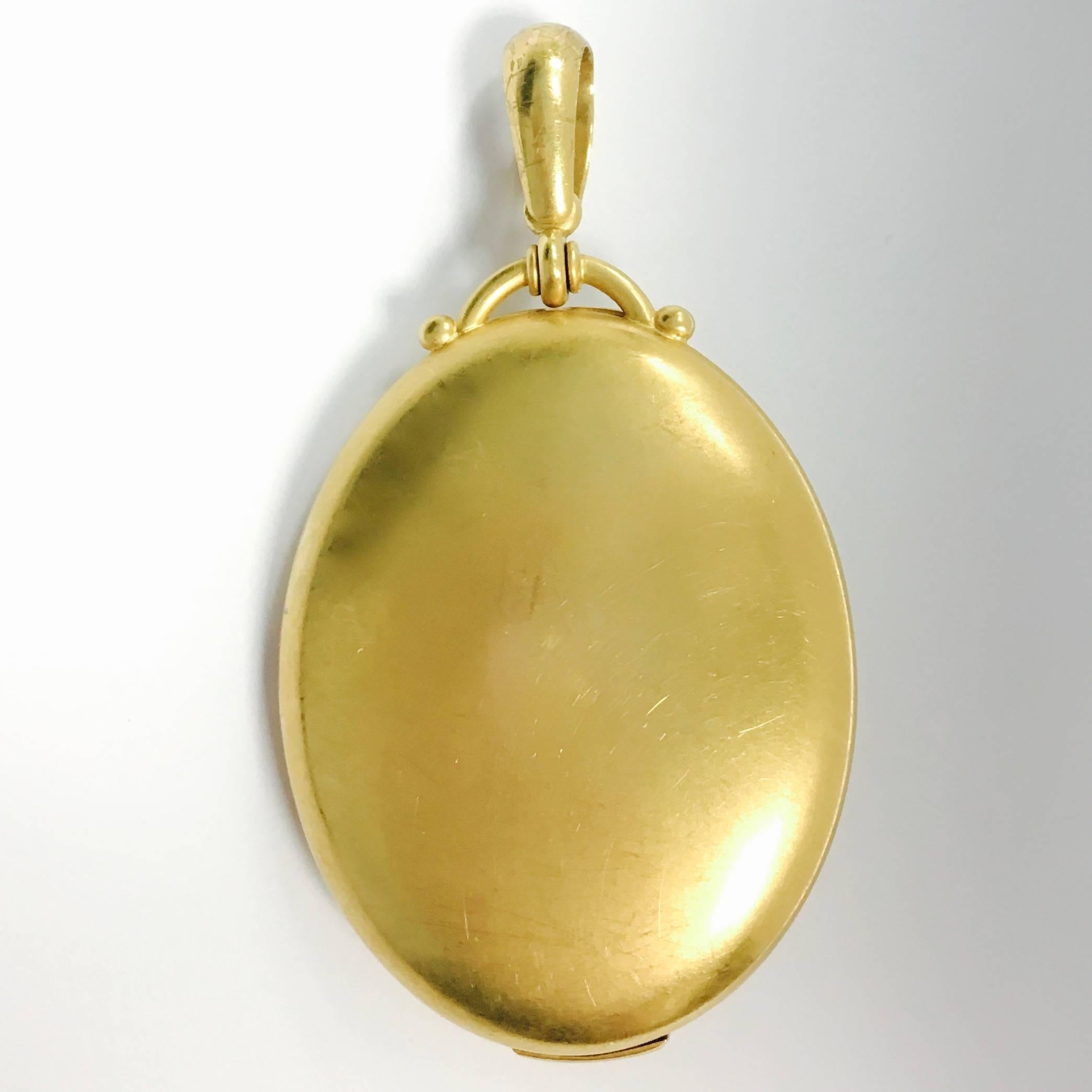 Victorian Pearl and Gold Large Locket Pendant In Good Condition For Sale In Agoura Hills, CA