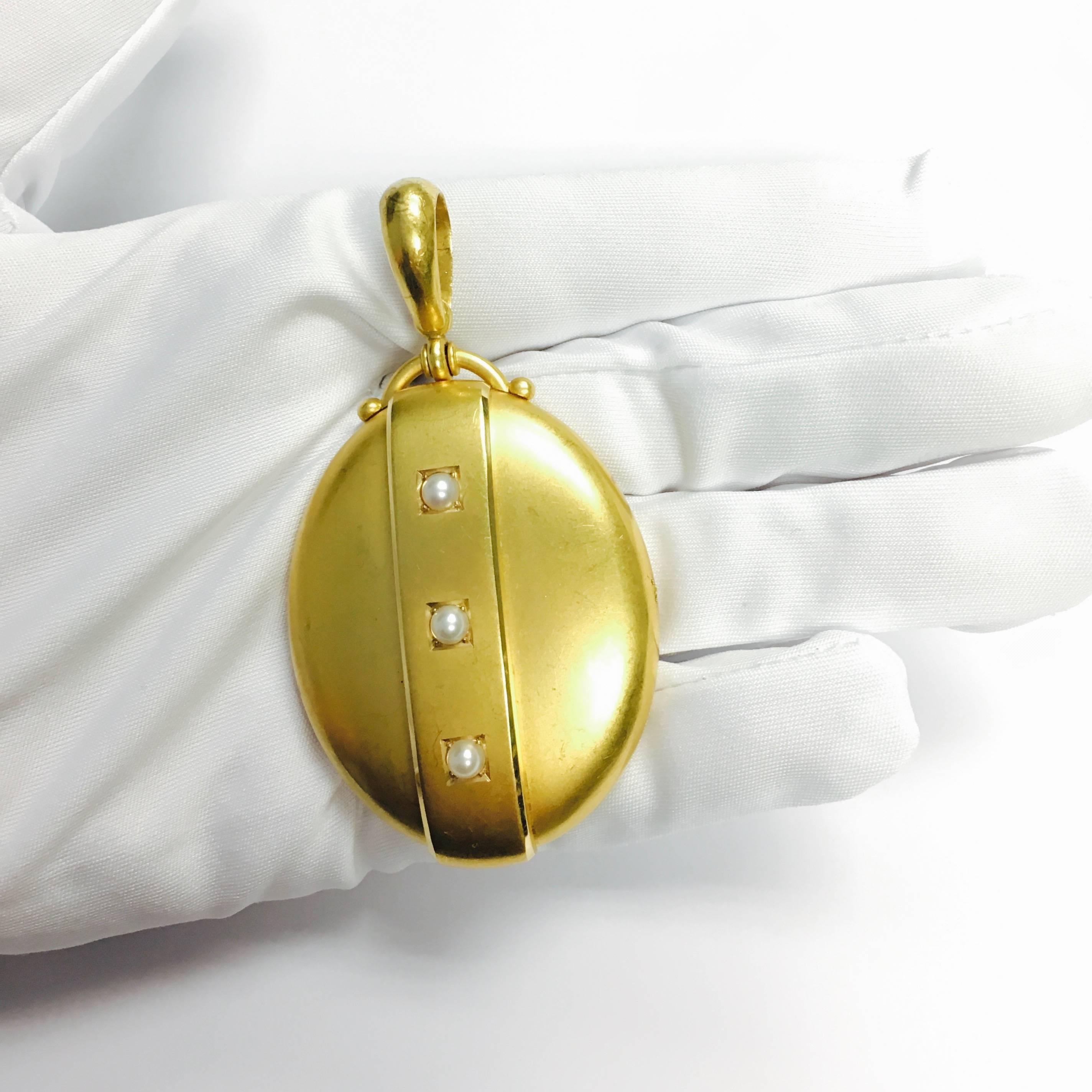 Victorian Pearl and Gold Large Locket Pendant For Sale 1