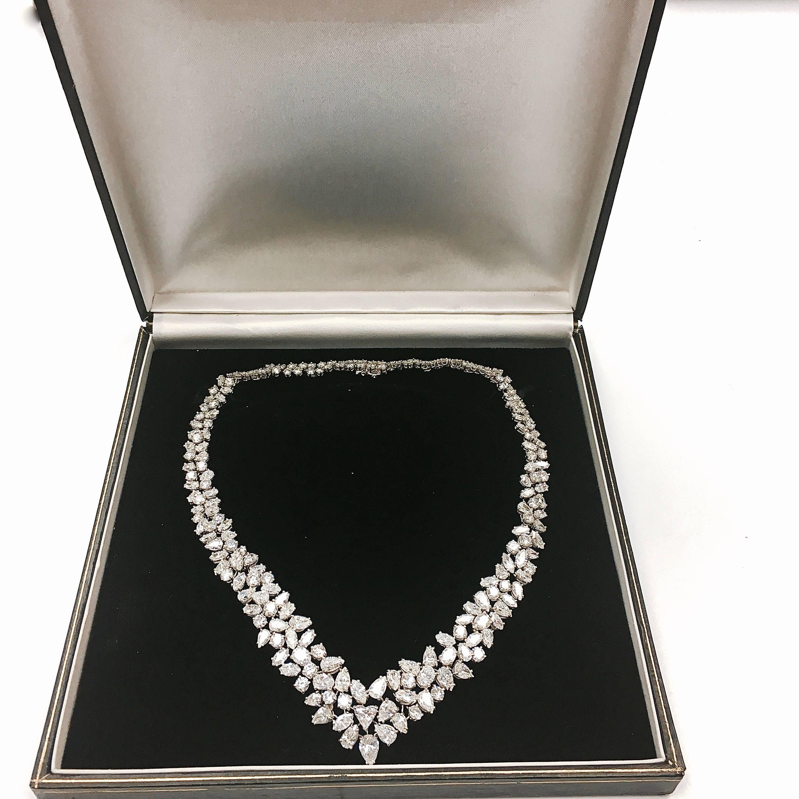 Women's or Men's Magnificent Platinum Diamond Necklace For Sale