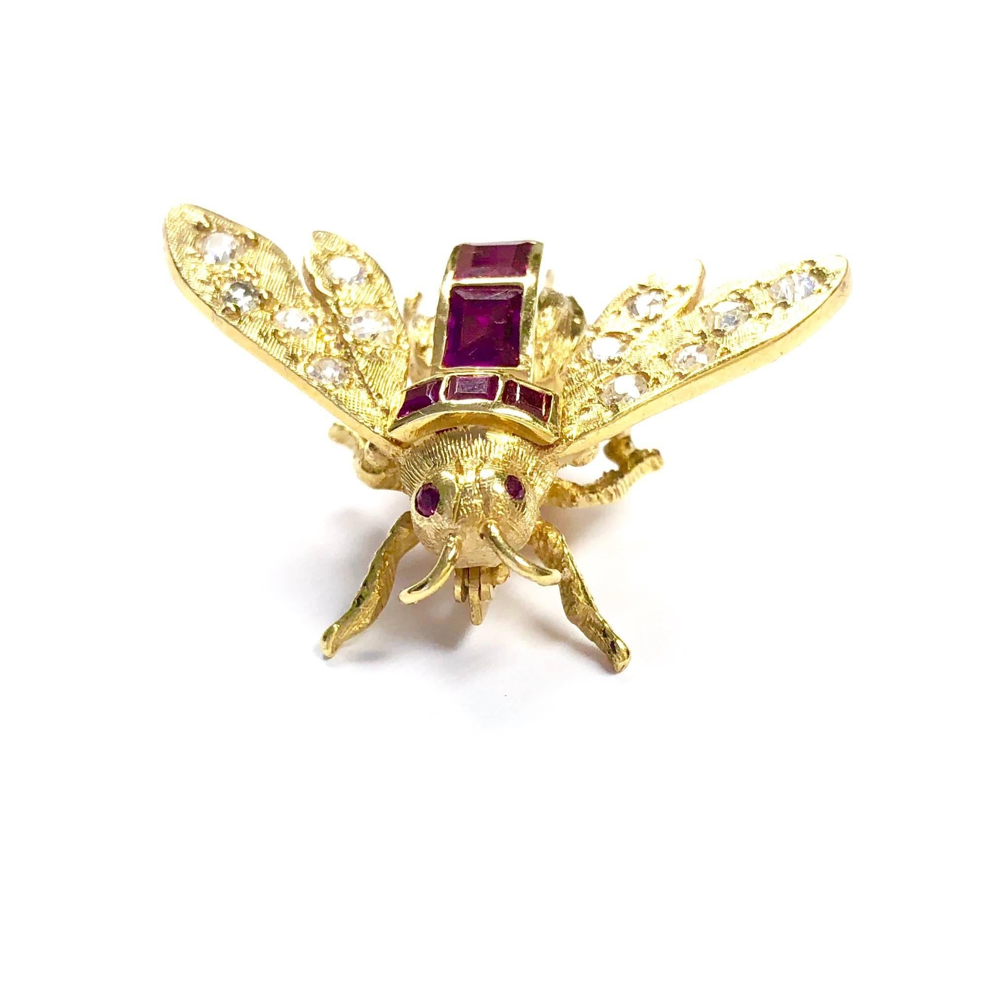 Vintage Ruby and Diamond Yellow Gold Bee Pin In Excellent Condition In Agoura Hills, CA