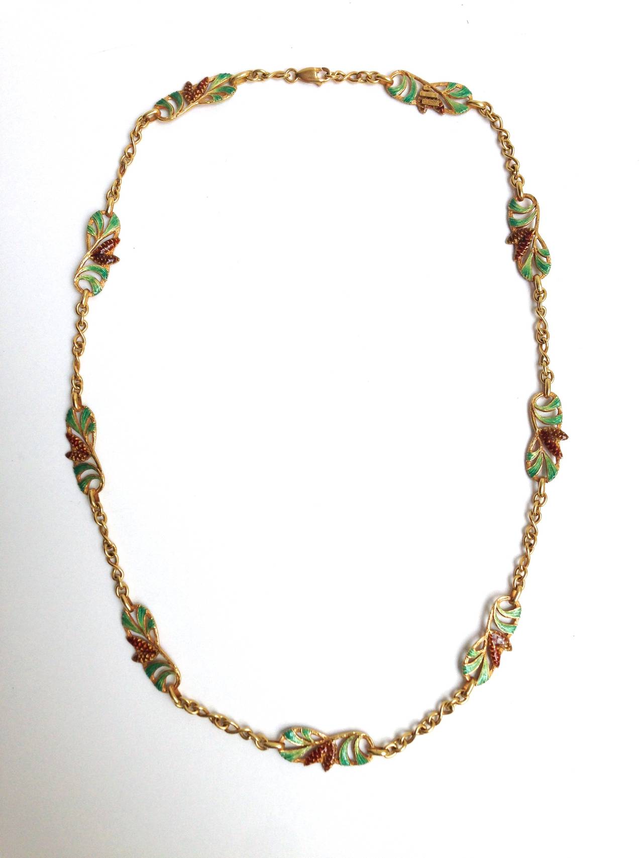 Heavy 18K yellow gold multi color enamel chain necklace by Masriera. Excellent condition, no scratches or damages. Length: 58 cm.