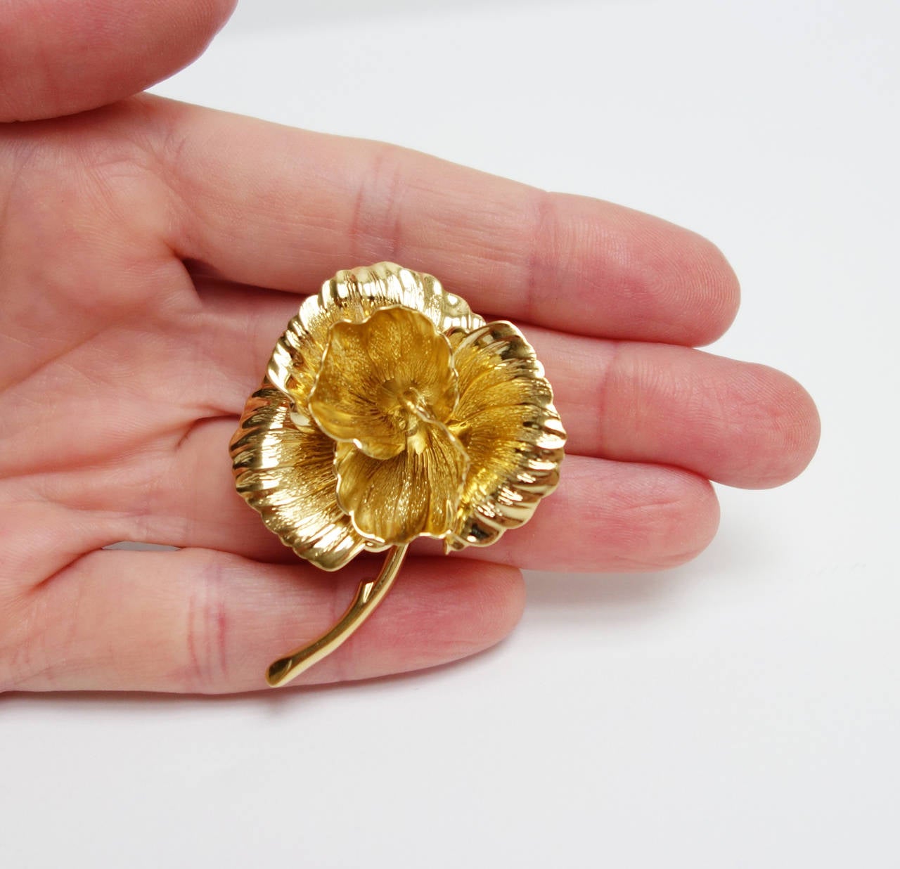 Tiffany & Co. Henkel & Grosse Modernist Gold Flower Pin In Excellent Condition In Agoura Hills, CA