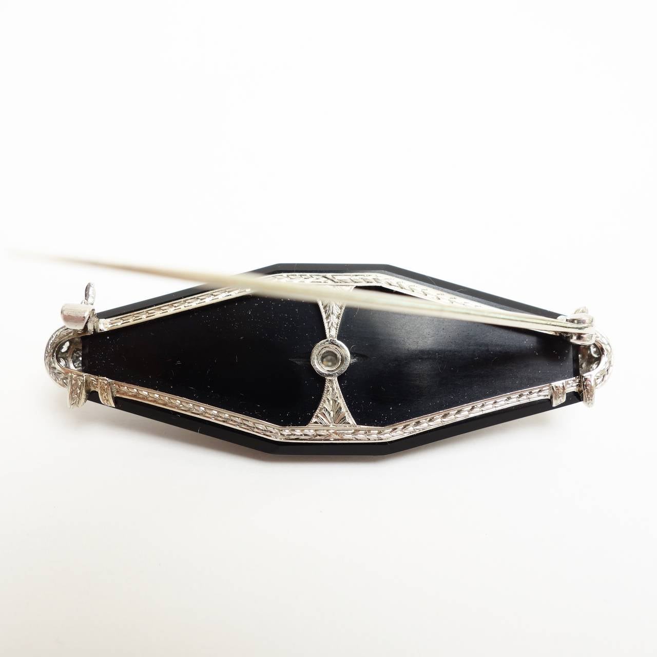 Elegant Art Deco White Coral Black Onyx Diamond Gold Platinum Brooch 1