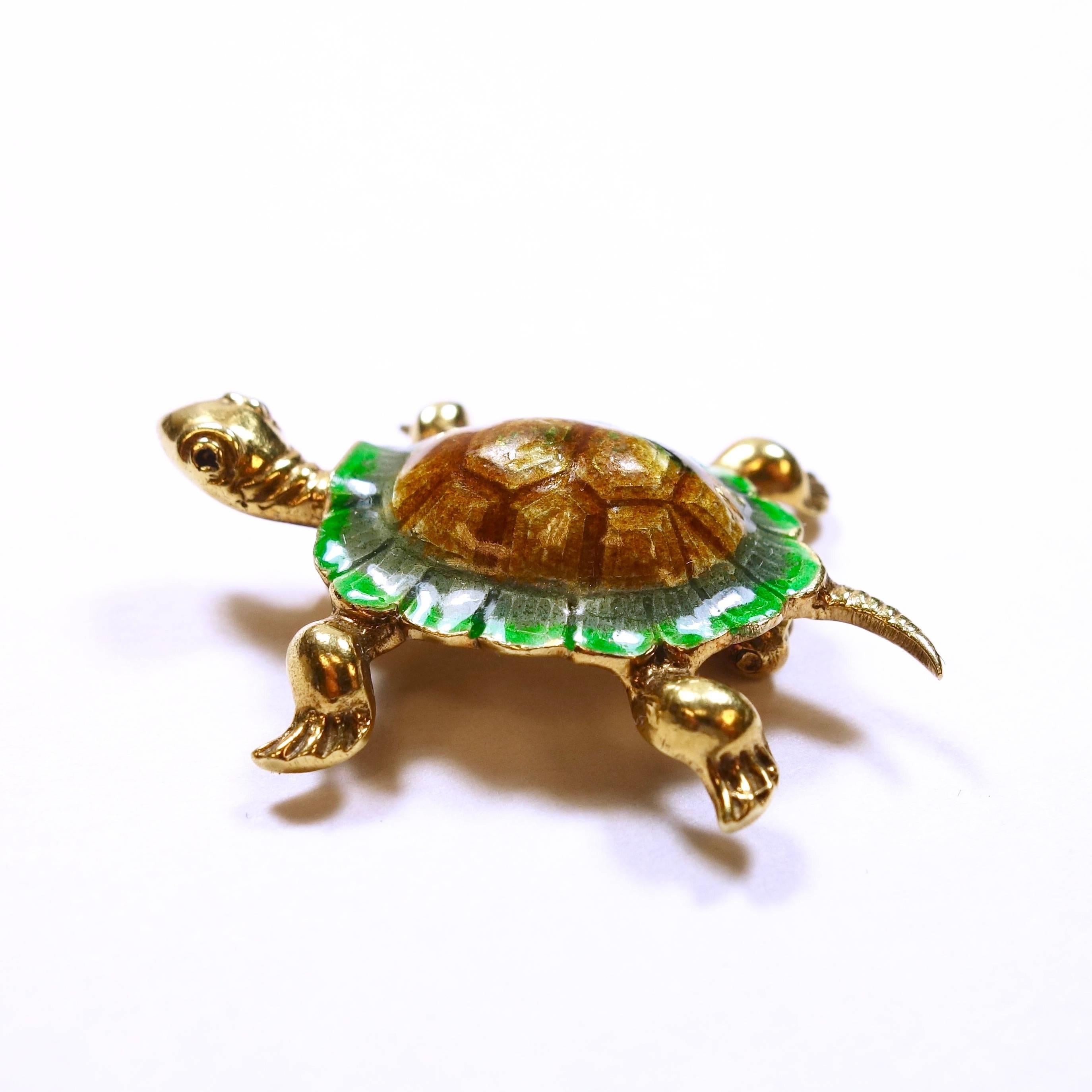 Precious 14K yellow gold turtle pin with multi color enameling.
Measurements: W 24.3 mm x H 35 mm
Weight: 6.2 grams
Condition: excellent