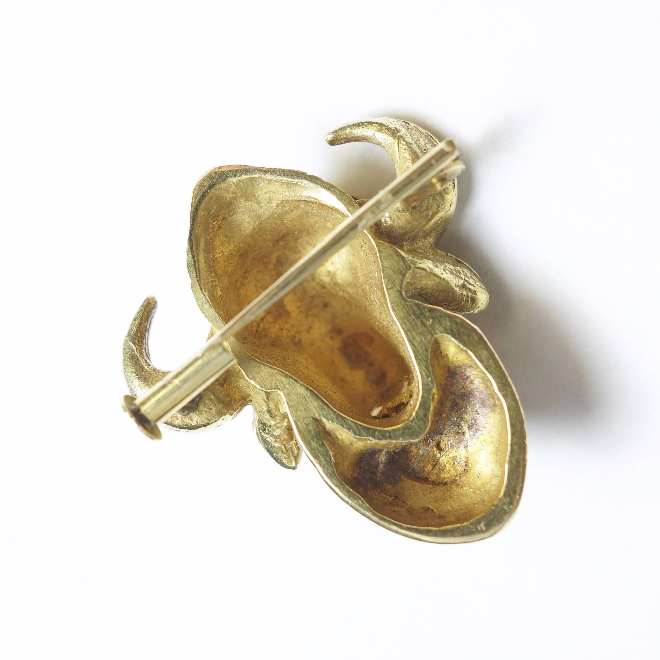 Art Nouveau Water Buffalo Opal Gold Brooch In Good Condition For Sale In Agoura Hills, CA
