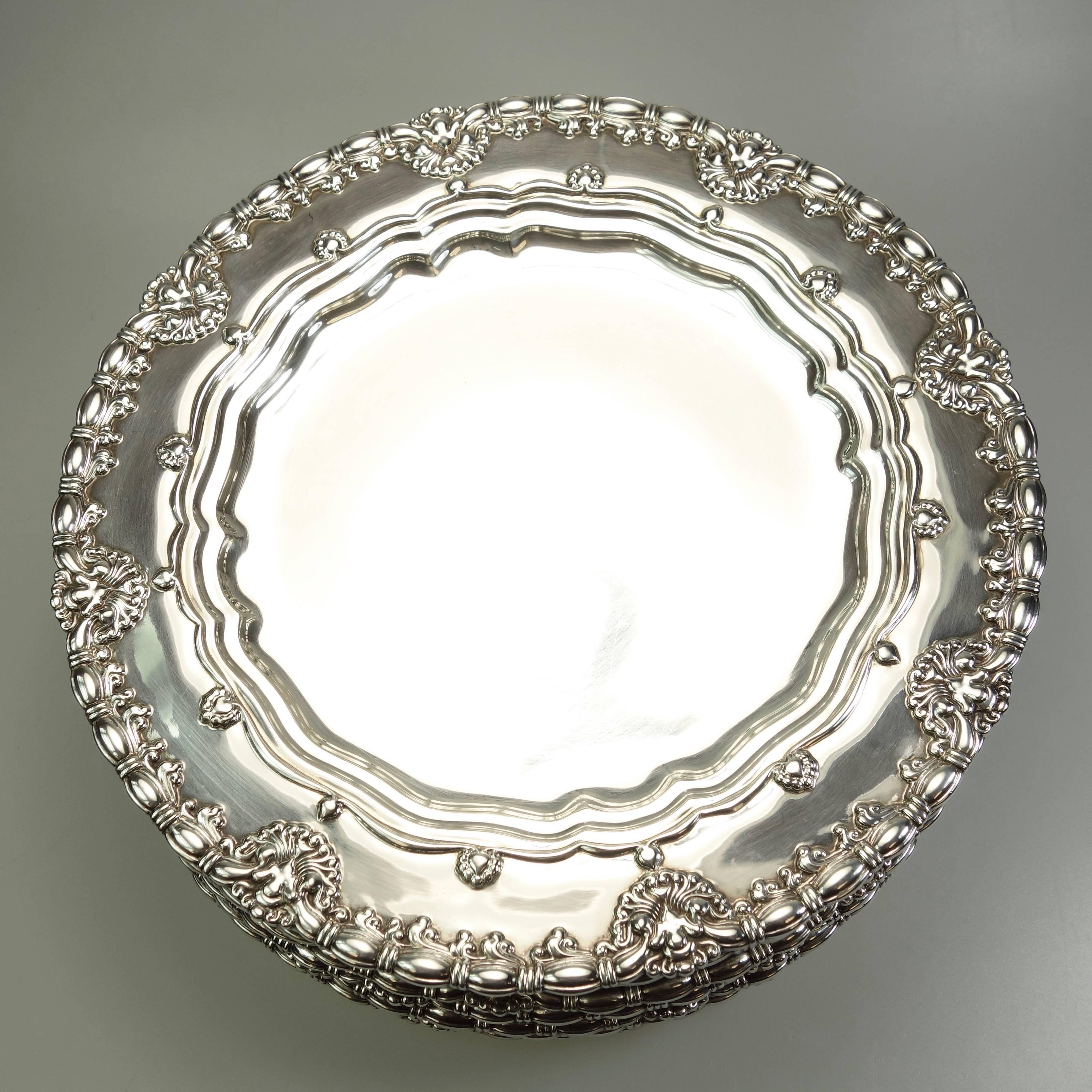 Tiffany & Co. Sterling Silver Plates Set of Ten, Circa 1905 In Excellent Condition In Agoura Hills, CA