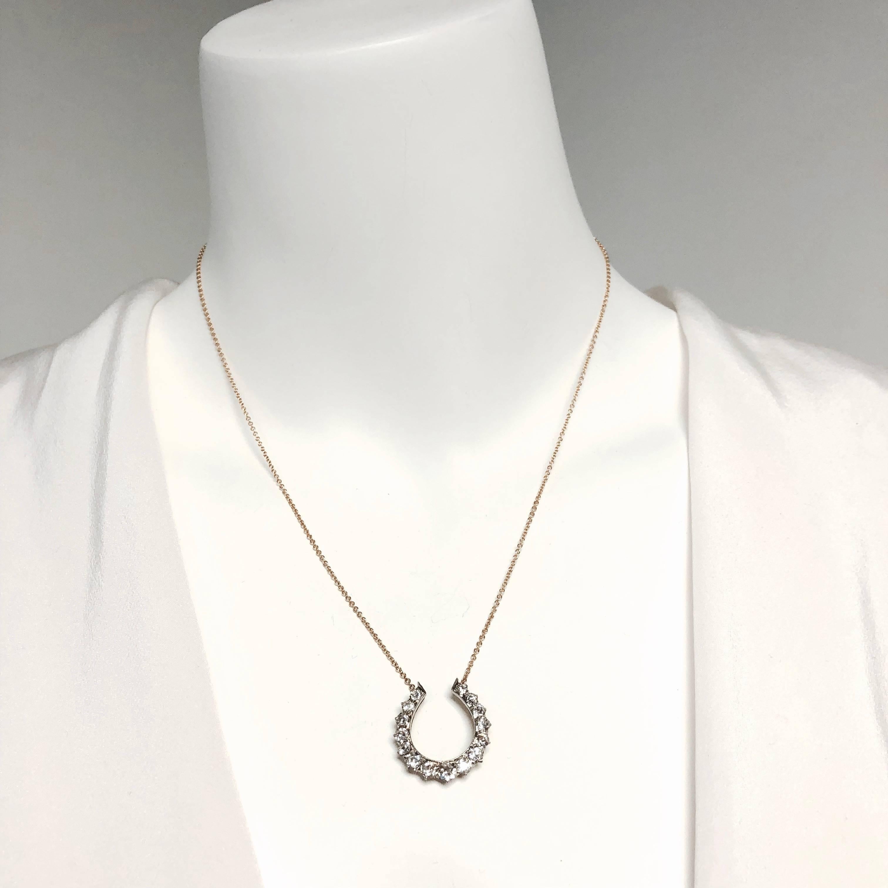 Antique 2 Carats of Diamonds Horse Shoe Gold Necklace In Excellent Condition In Agoura Hills, CA