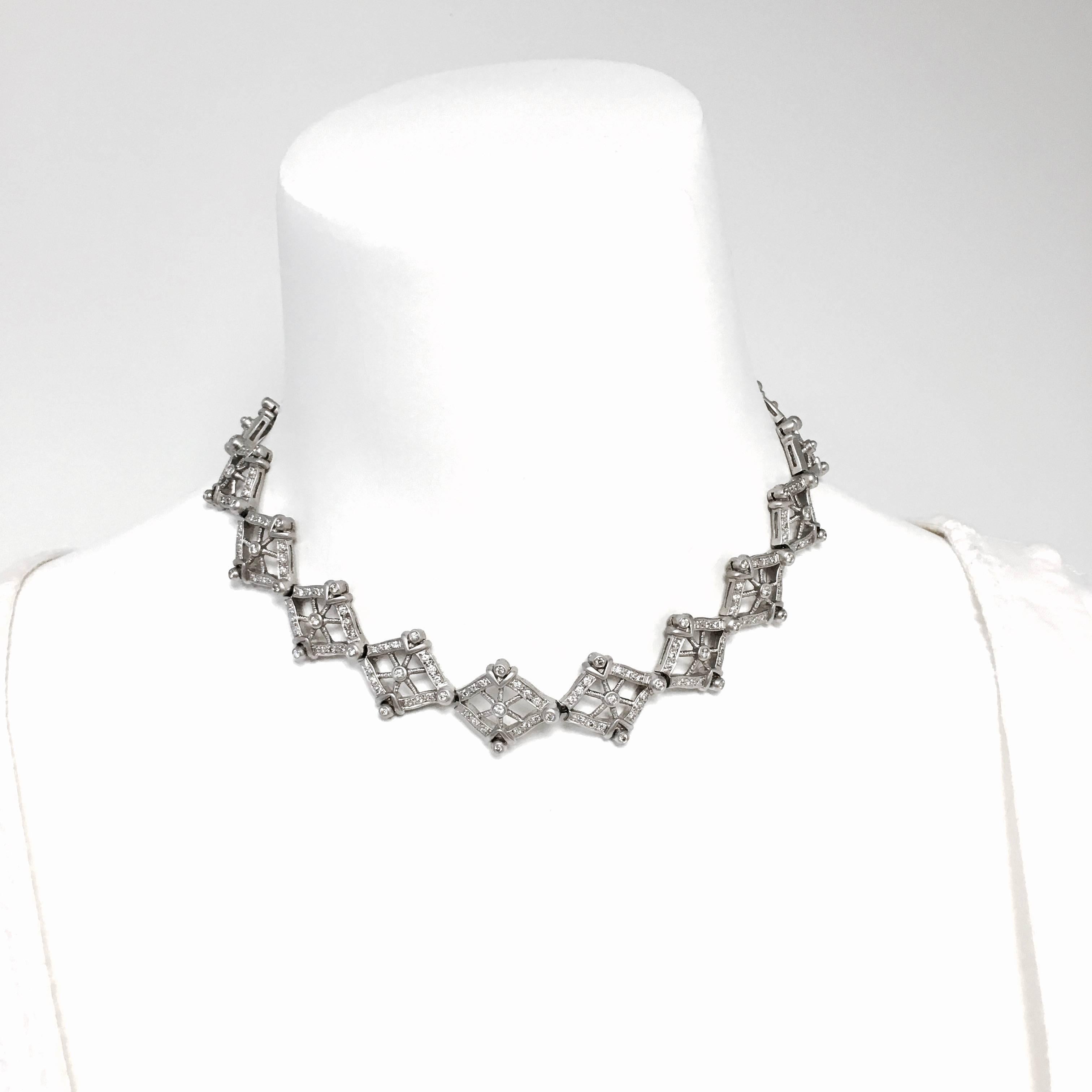 Doris Panos Elegant Diamond Gold Necklace In Excellent Condition In Agoura Hills, CA