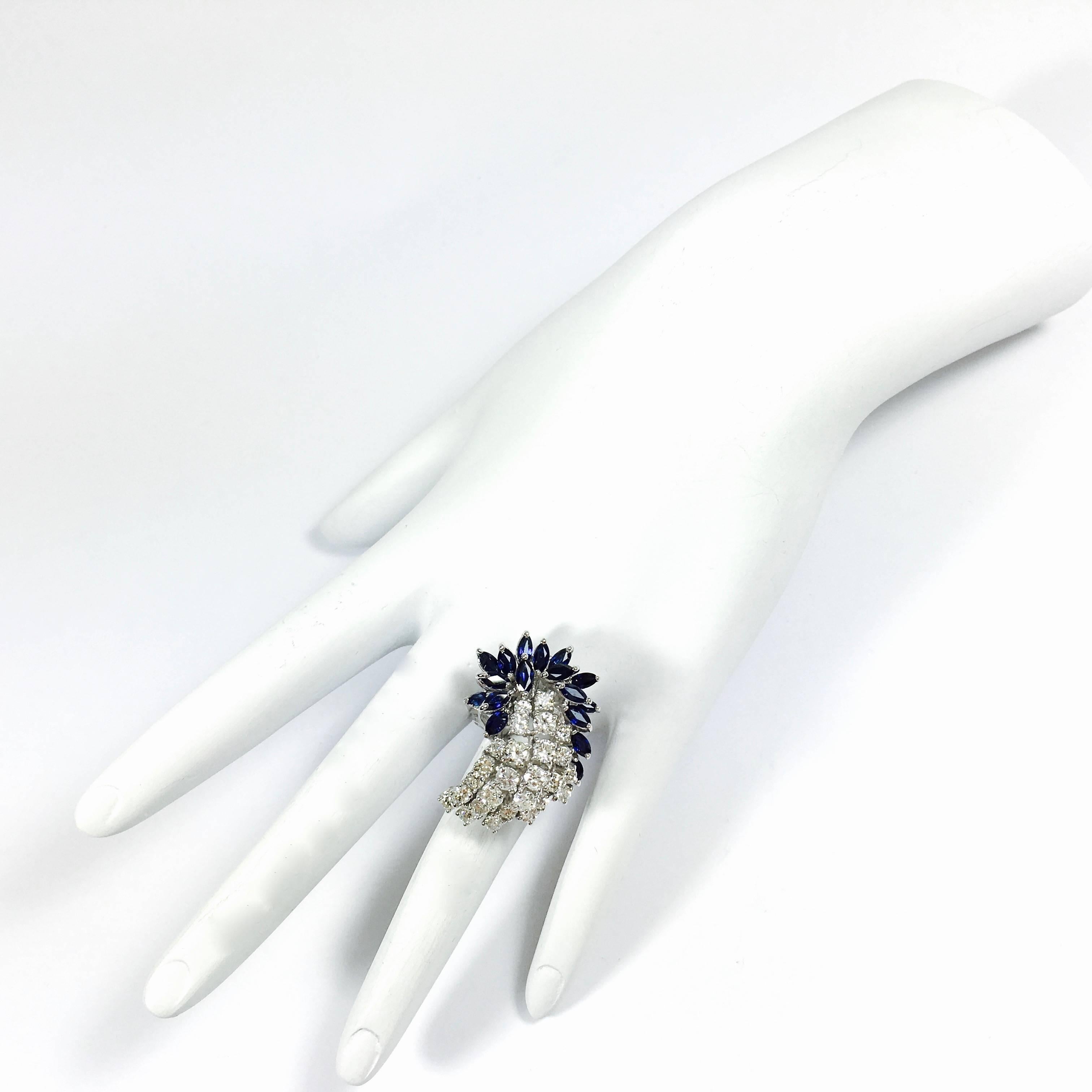 Large Sapphire Diamond Gold Cluster Ring In Excellent Condition For Sale In Agoura Hills, CA