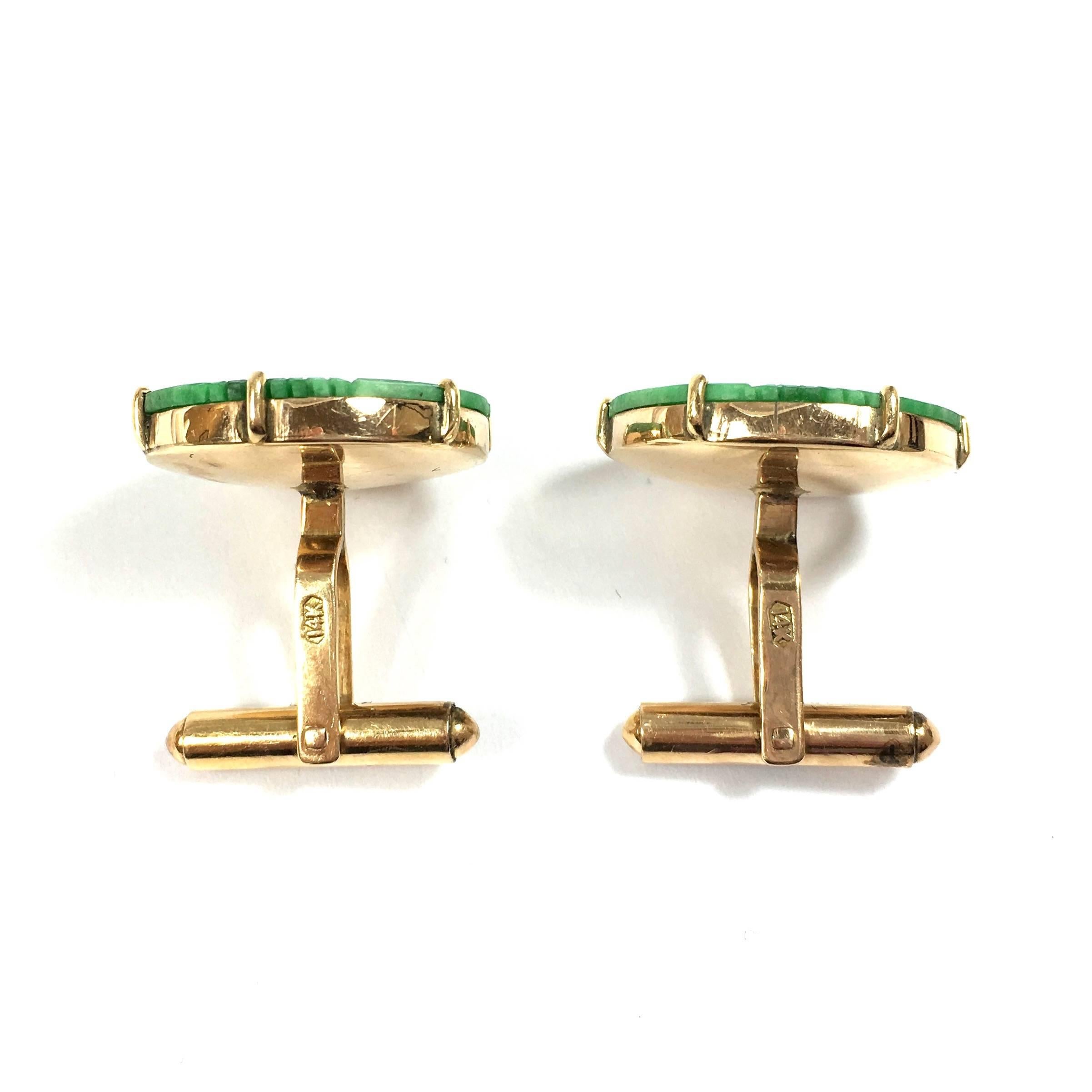 Old Carved Jade Gold Cufflinks In Excellent Condition In Agoura Hills, CA