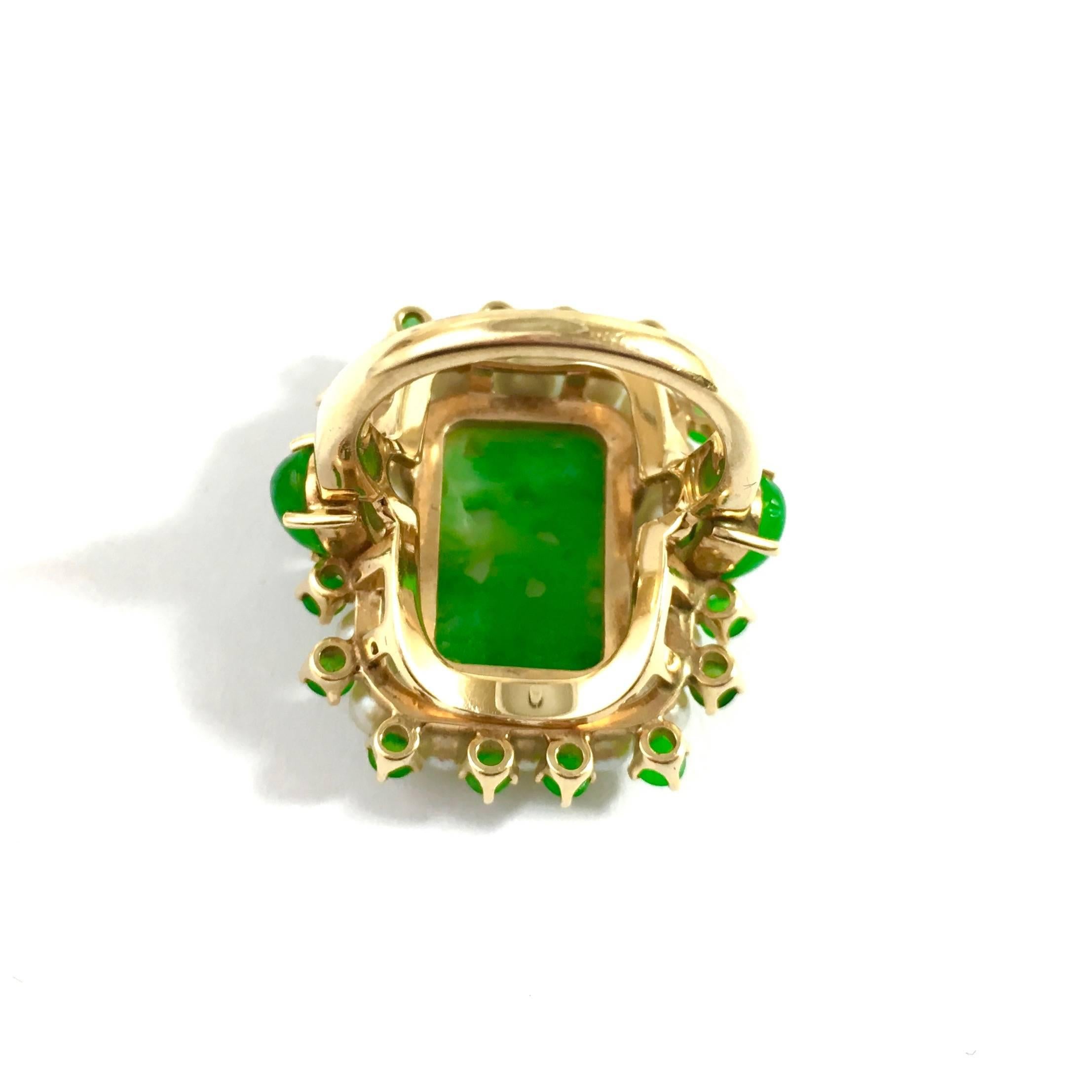 Carved Jade Pearl Gold Ring In Excellent Condition In Agoura Hills, CA