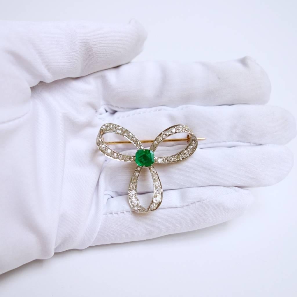 Victorian Emerald and Diamond Ribbons Pendant Brooch In Excellent Condition For Sale In Agoura Hills, CA