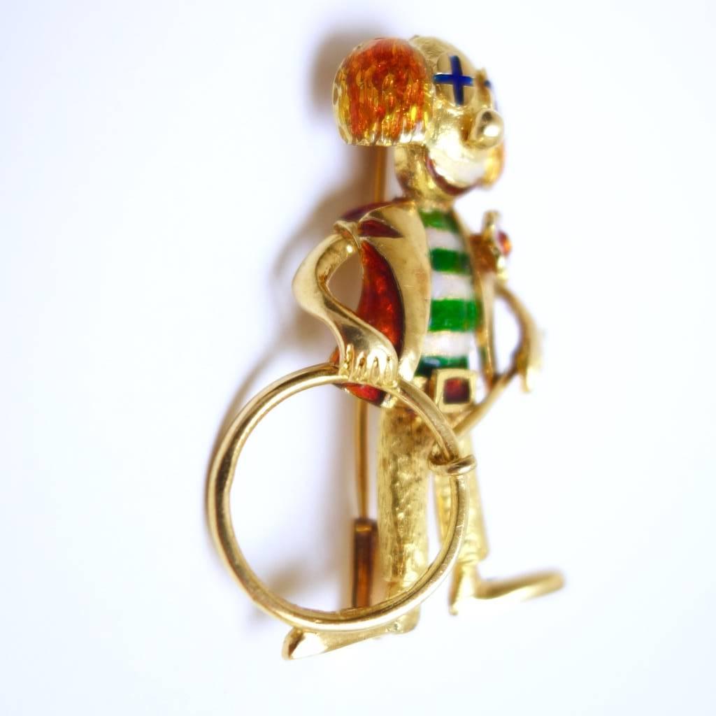 Whimsical Enamel Gold Happy Clown Brooch In Excellent Condition For Sale In Agoura Hills, CA