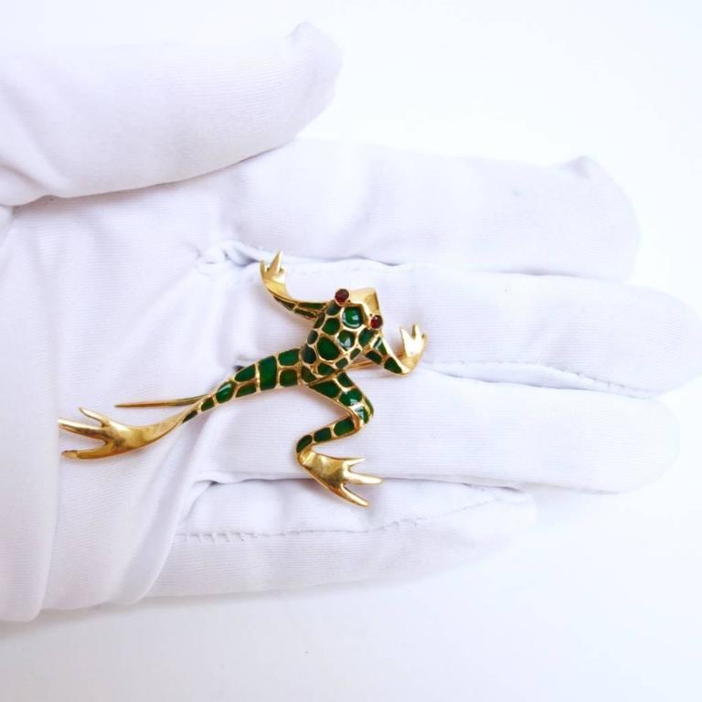 Exotic Green Enamel Garnet Gold Frog Brooch For Sale at 1stDibs
