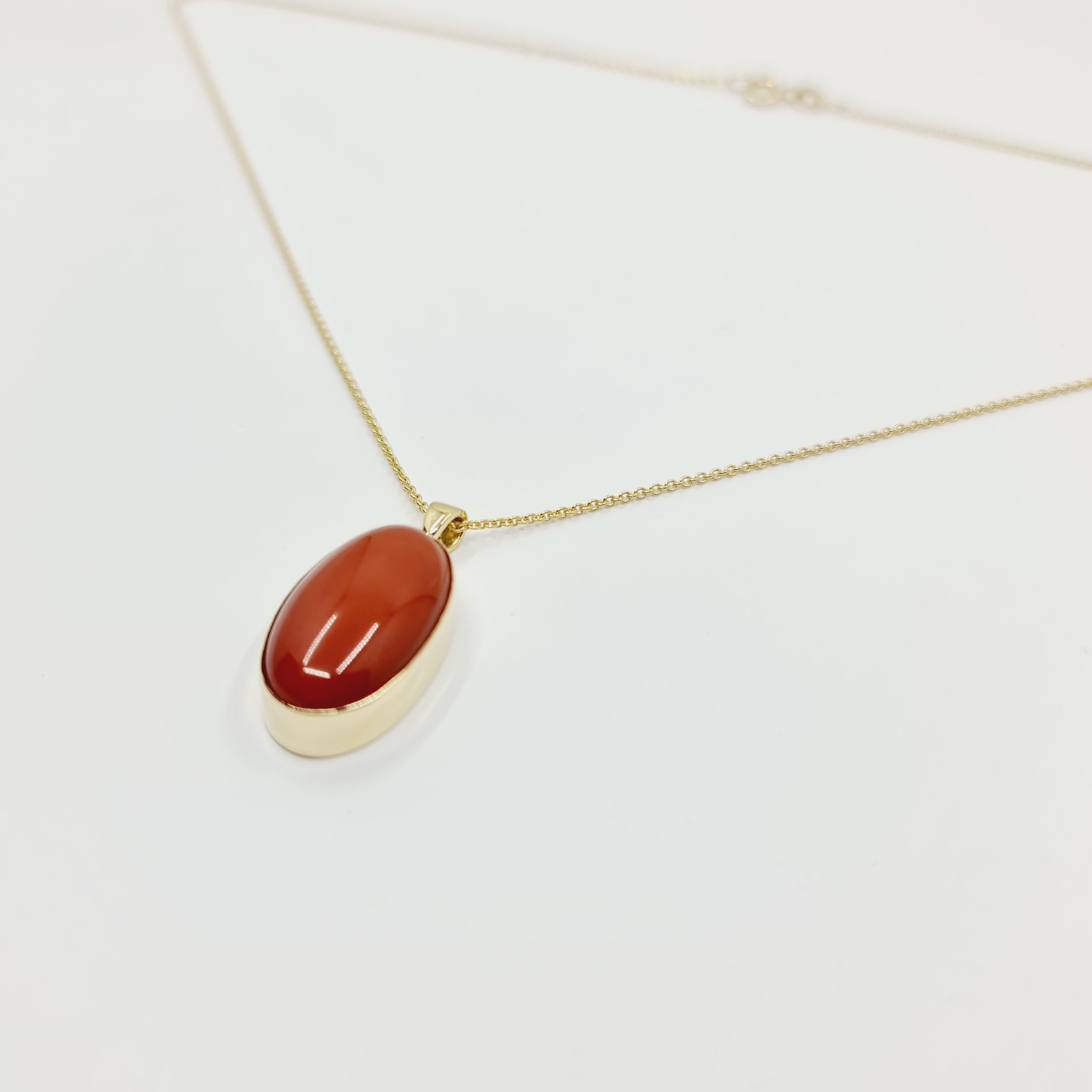Women's 14k Gold Necklace with Oval Cut Natural Coral 13.3 Ct. For Sale