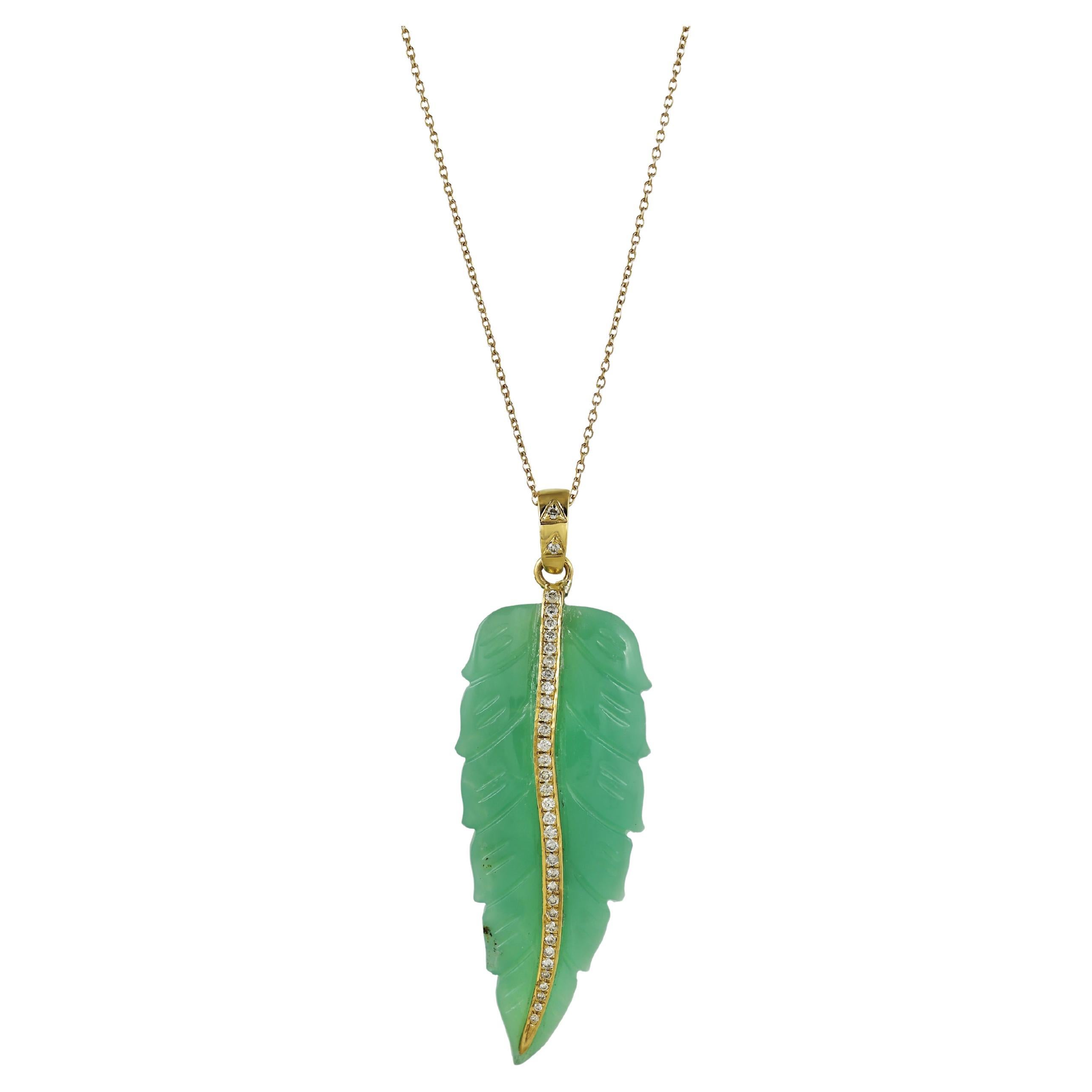 Pendentif en or 18K représentant une feuille de chrysoprase sertie de diamants naturels