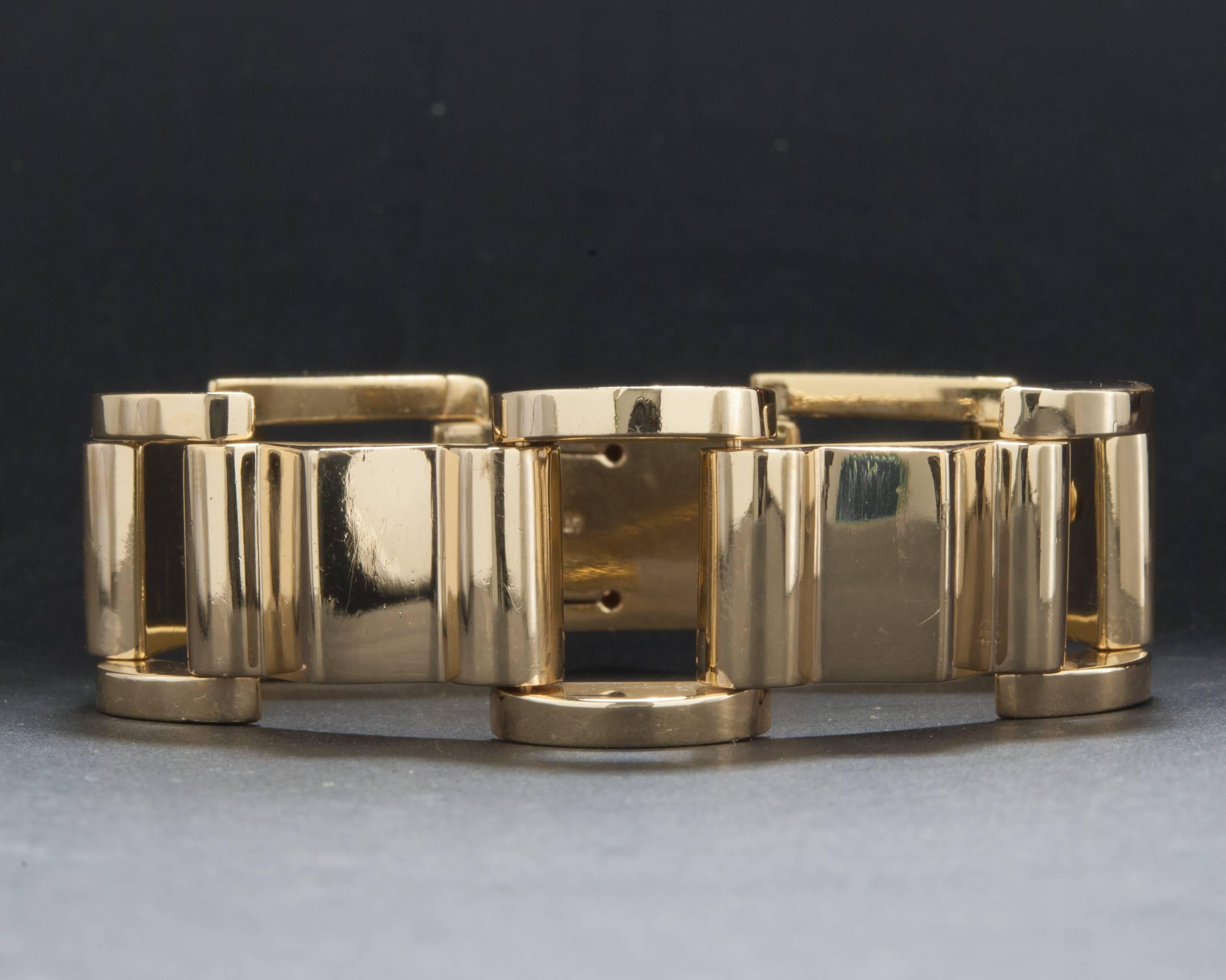 A Retro Era 14k yellow gold bracelet crafted circa 1940. This piece is 7 inches long and weighs 66.3 grams.