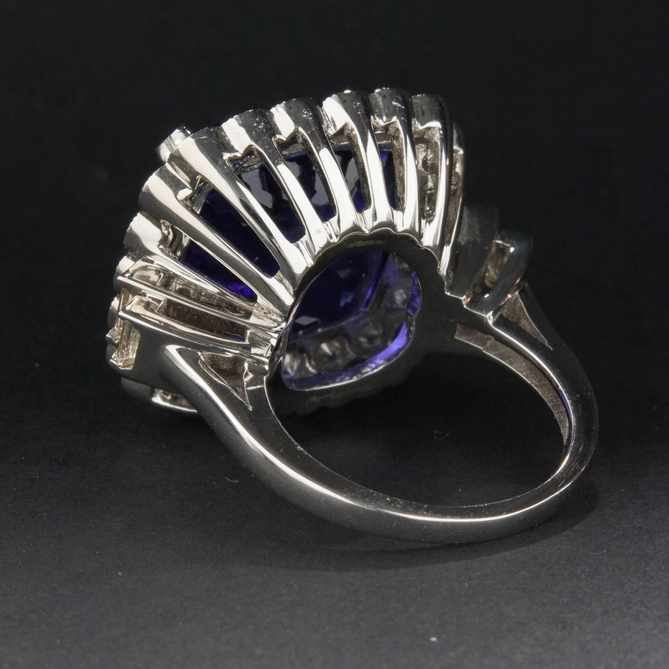 Women's 24.59ct Tanzanite and Diamond Ring For Sale