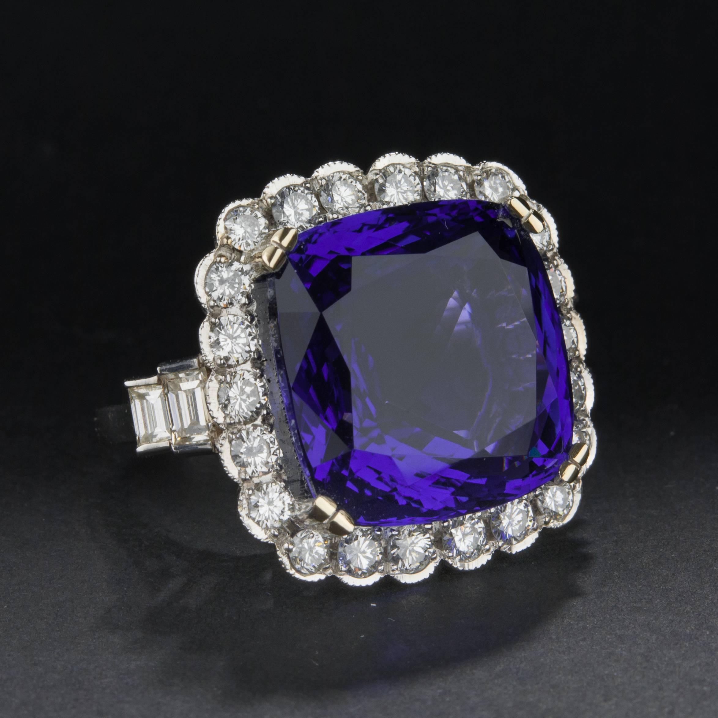 Contemporary 24.59ct Tanzanite and Diamond Ring For Sale