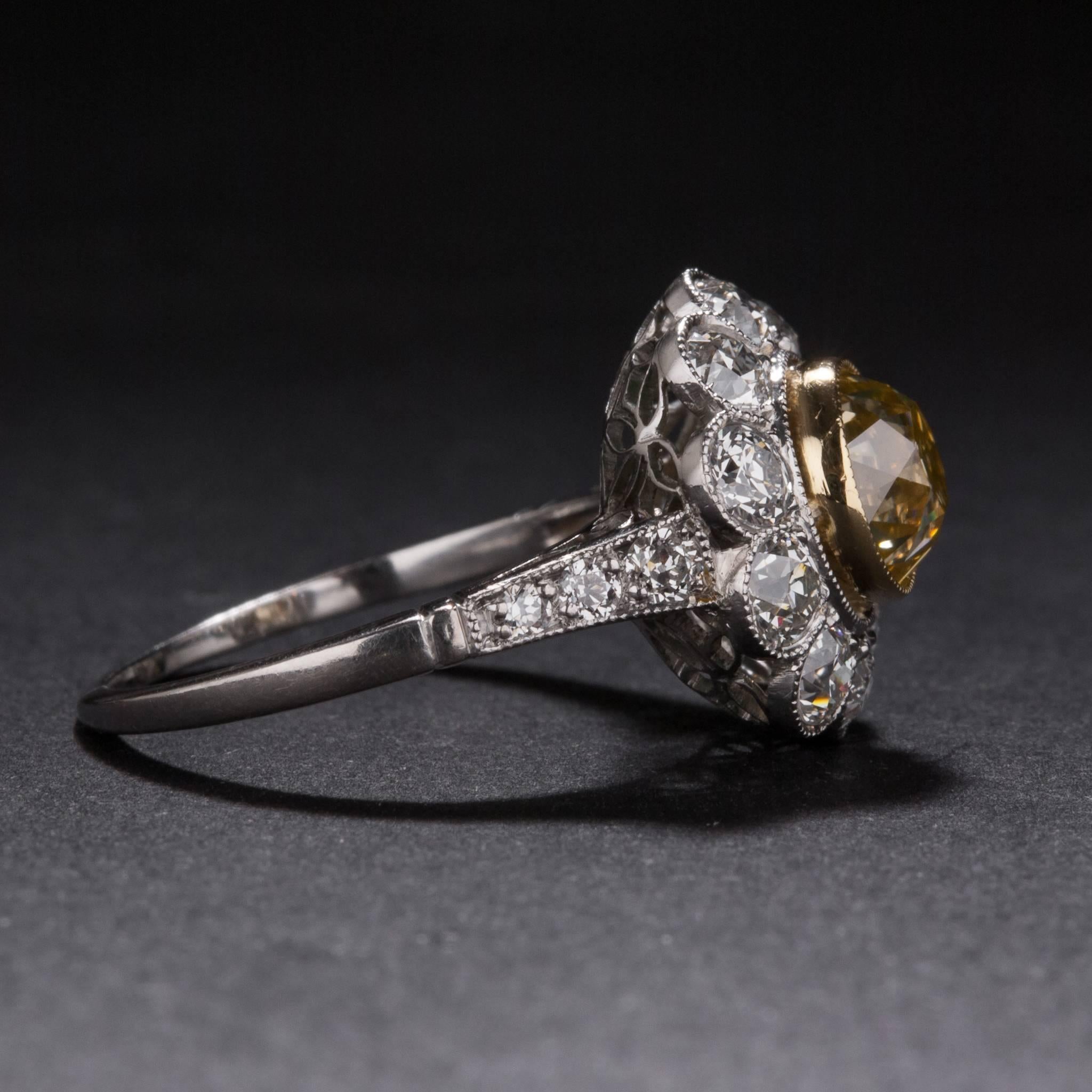 Women's 1920s Art Deco 1.64ct Fancy Yellow Diamond Ring For Sale