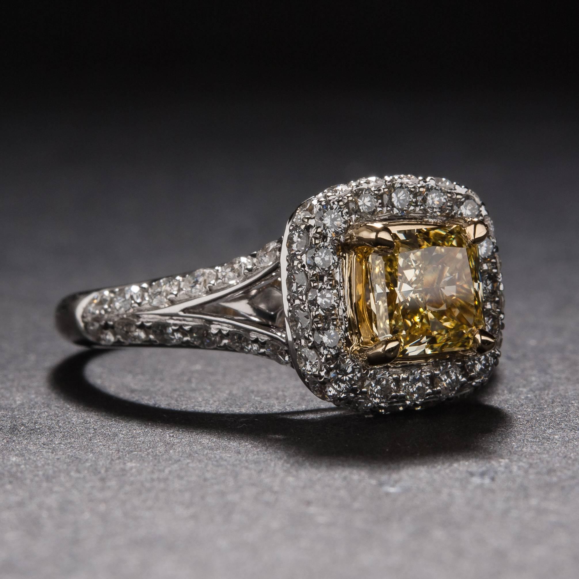 Contemporary 1.00ct Yellow Diamond Ring  For Sale