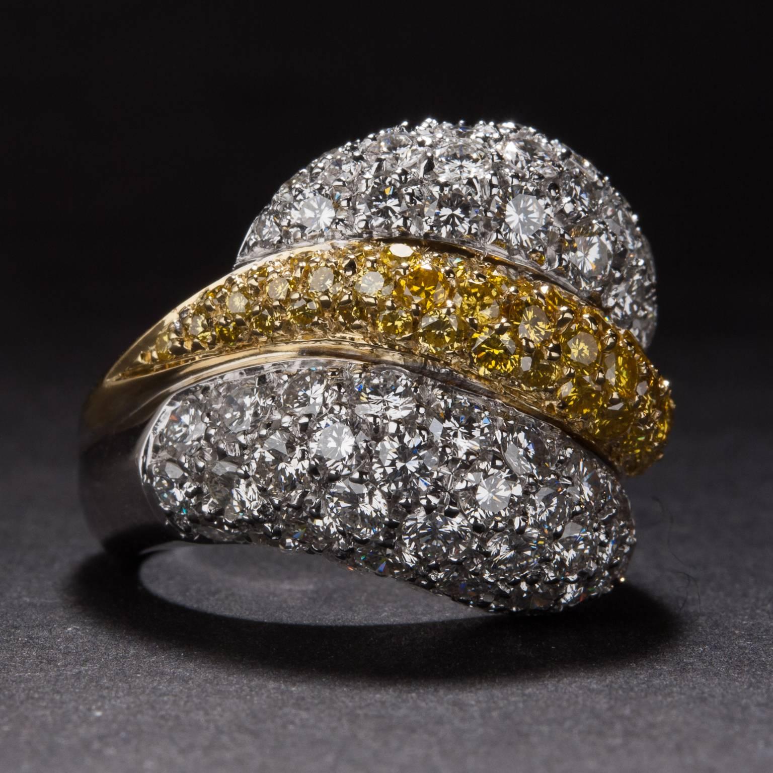Contemporary Luca Carati White & Yellow Diamond Two-Tone Gold Ring For Sale