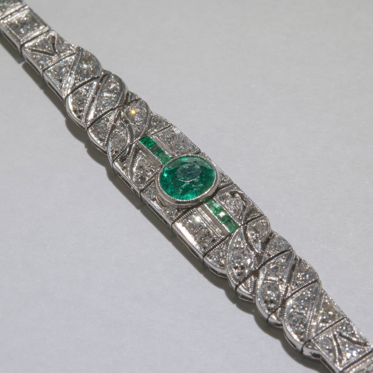 Art Deco Emerald and Diamond Bracelet For Sale 2