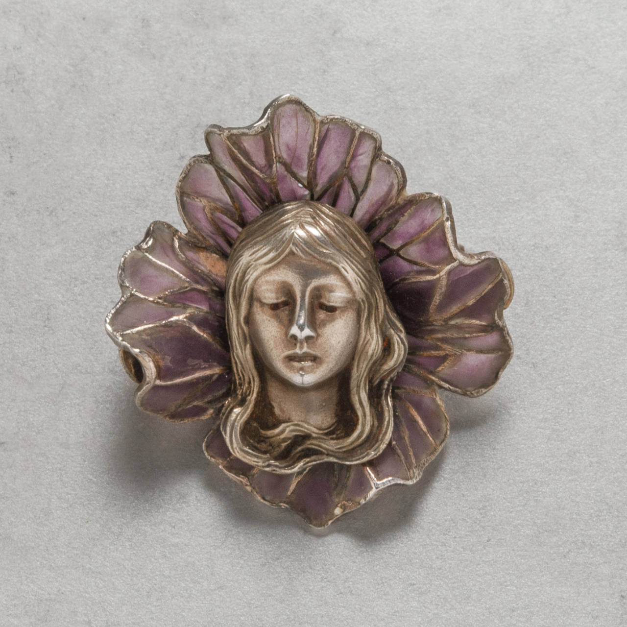 Women's Art Nouveau Plique-à-jour Silver Pin For Sale