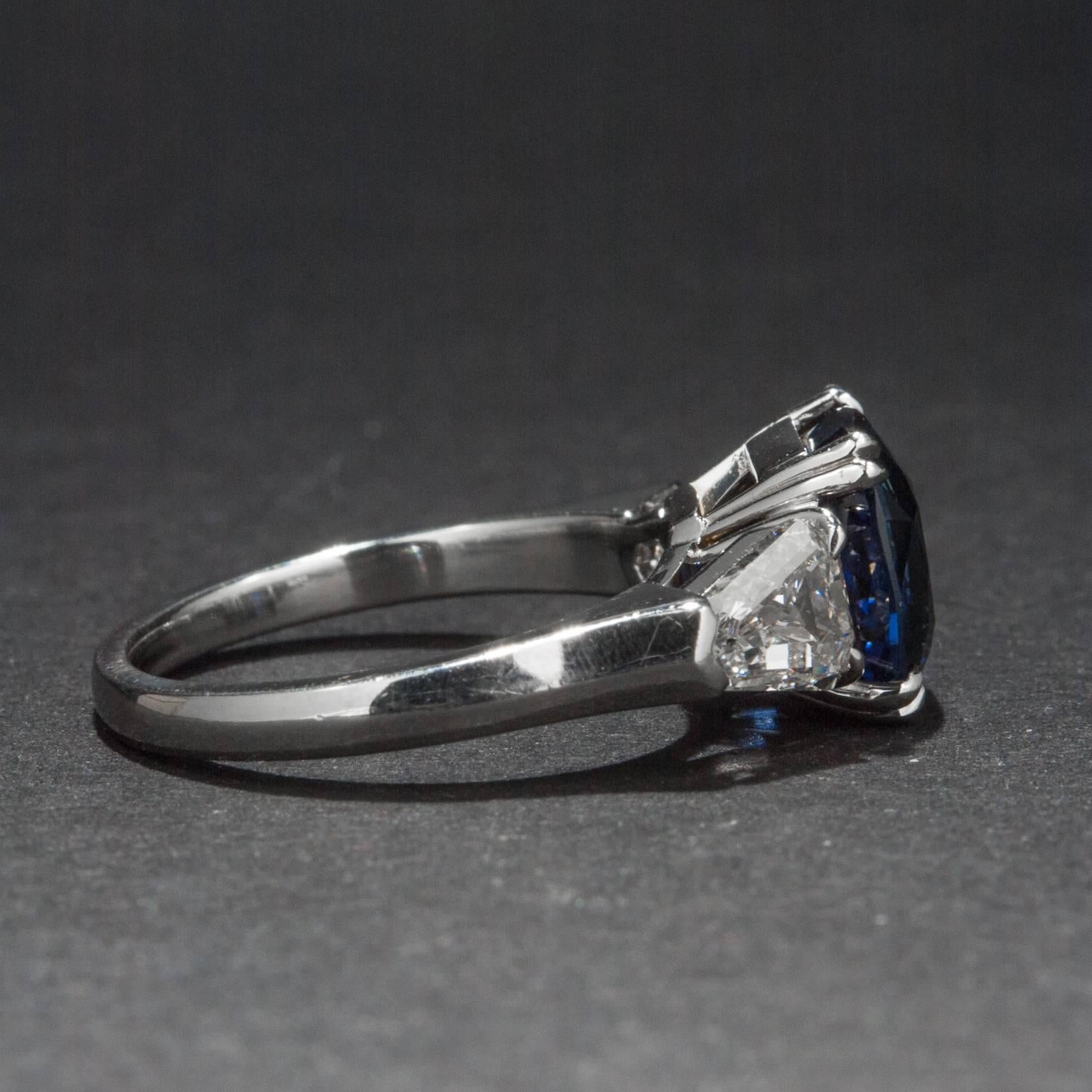 Contemporary 4.19 Carat Sapphire Diamond Platinum Engagement Ring