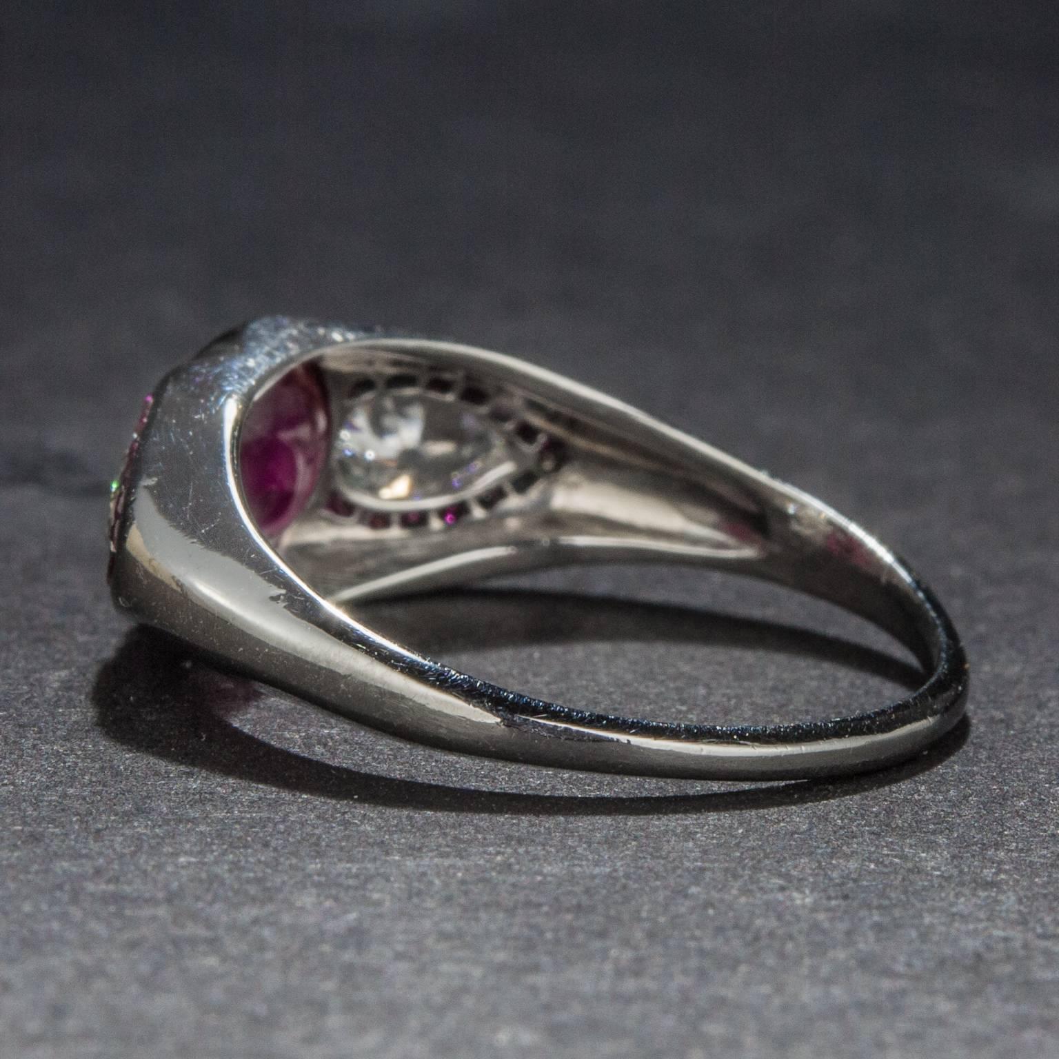 1.25 Carat Ruby Diamond Platinum Ring In Fair Condition For Sale In Carmel, CA