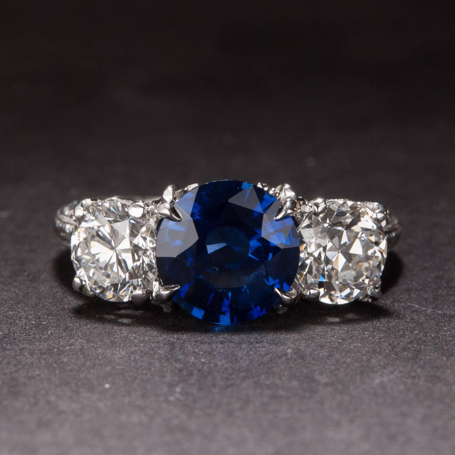 1930s 1.76 Carat Sapphire and Diamond Ring For Sale 1