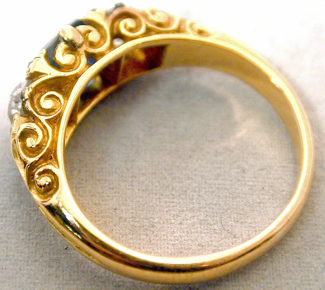antique 3 stone sapphire ring